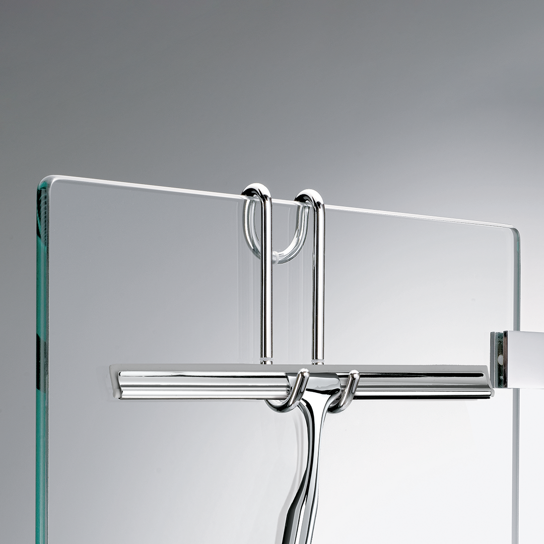 Glaswischer Quick von Decor Walther in Chrom, an der Glasduschwand eingehängt, 25 cm breiter Duschabzieher aus Stahl für streifenfreie Reinigung von Glasflächen.