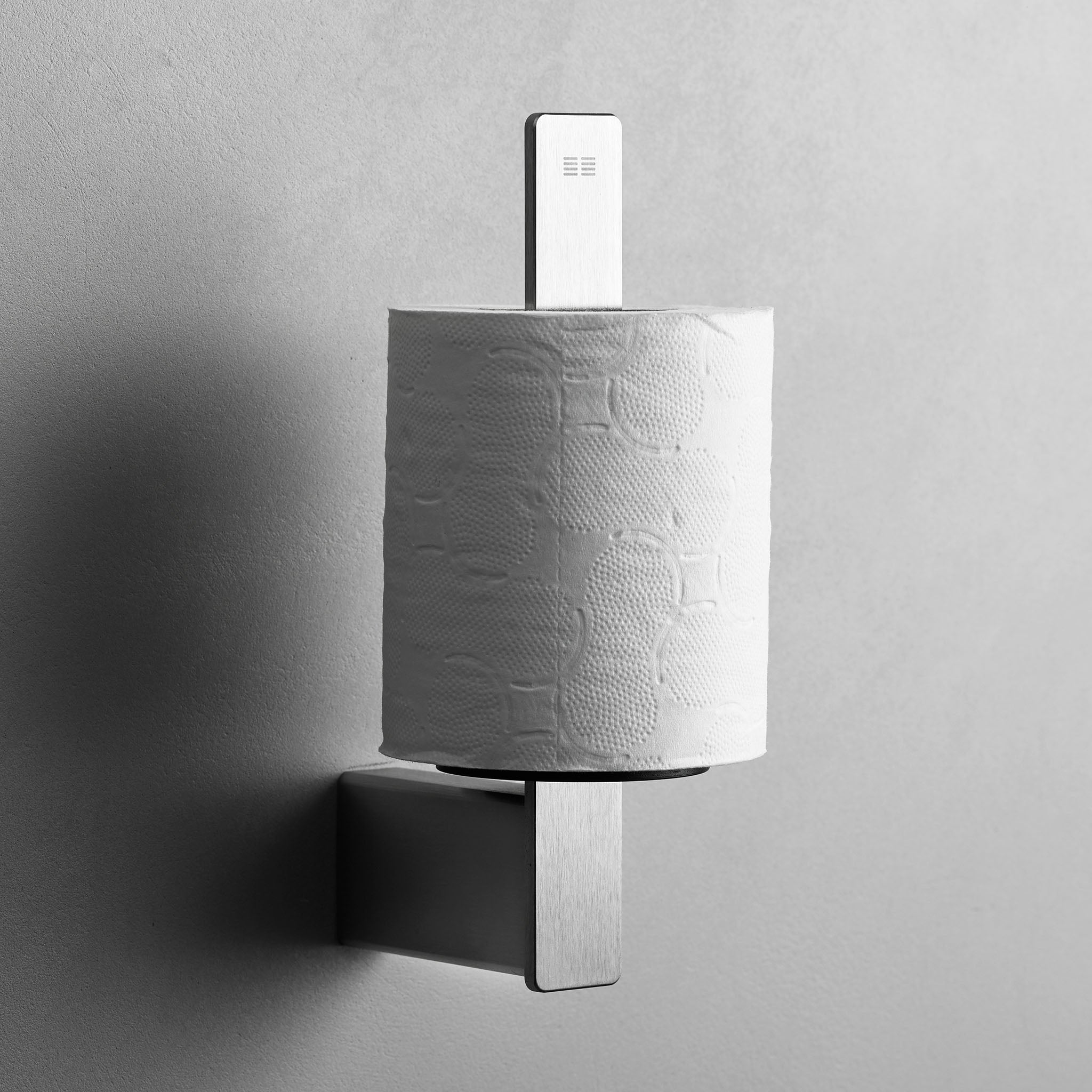 Minimalistischer Ersatzrollenhalter aus gebürstetem Edelstahl – eleganter Toilettenpapierhalter für moderne Badezimmer.