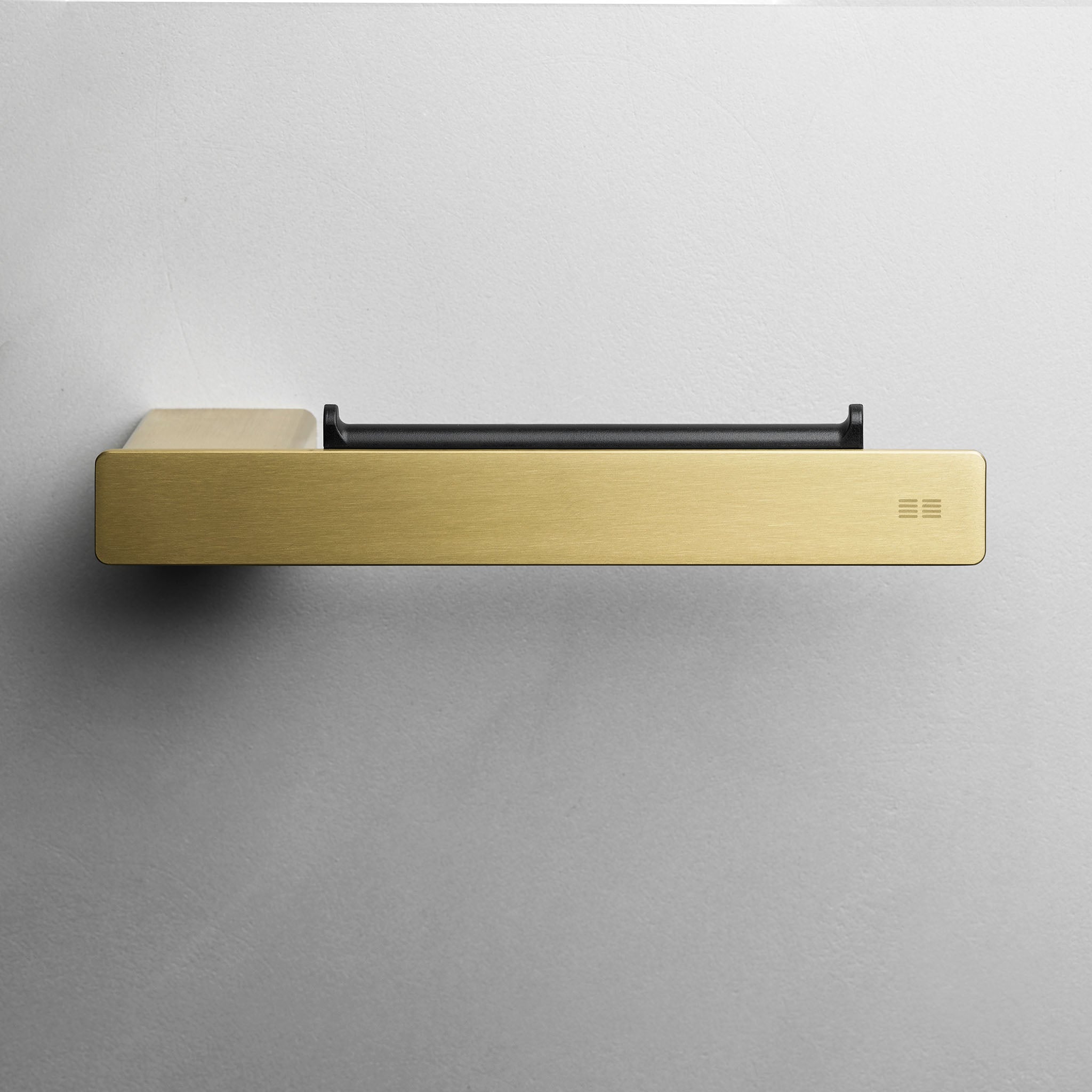 Luxuriöser Toilettenpapierhalter in gebürstetem Gold mit innovativem Haltesystem – edles Accessoire für stilvolle Bäder.