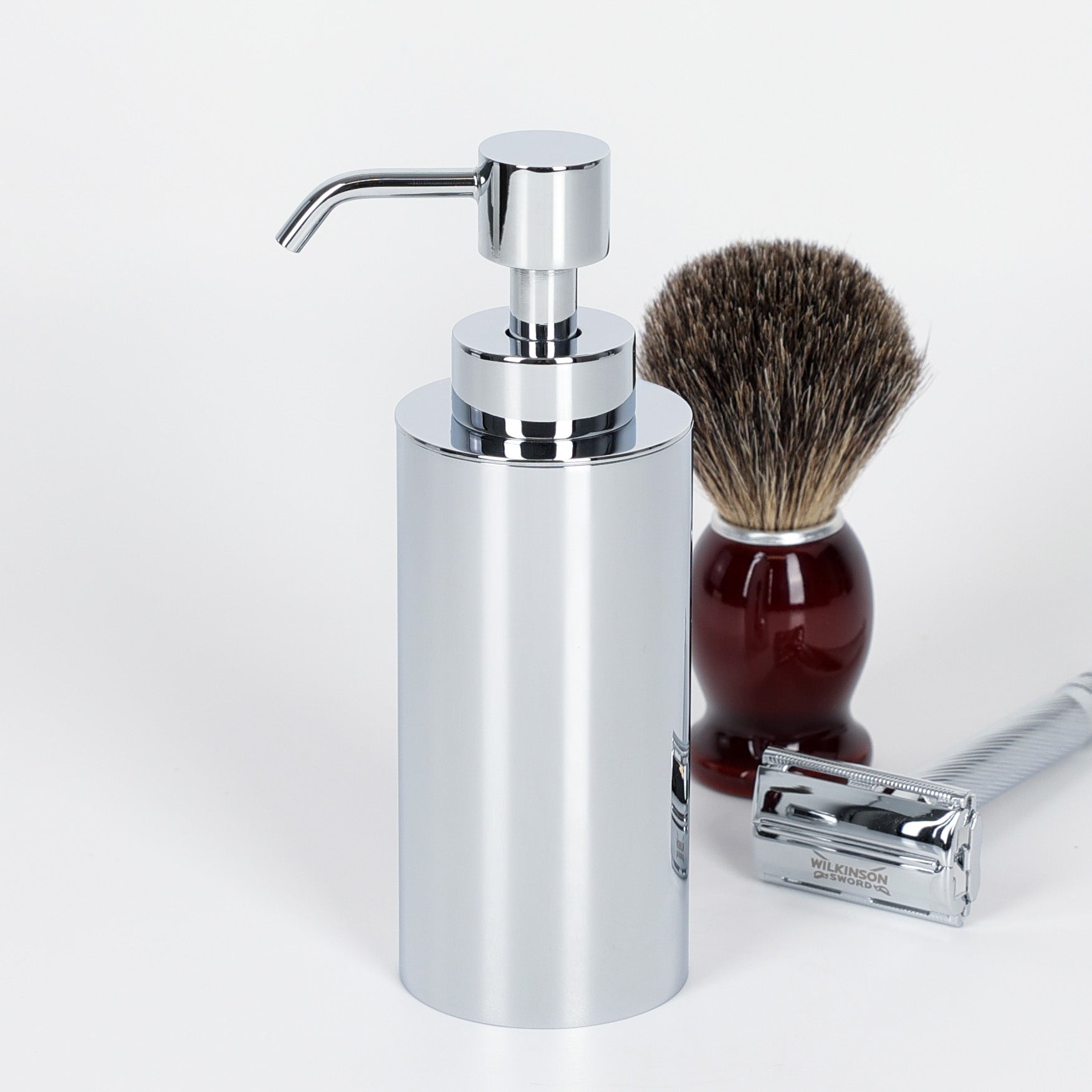 Mini Seifenspender von Windisch aus Barcelona, Messing verchromt, puristisches Design für jeden Einrichtungsstil, mit Rasierzeug