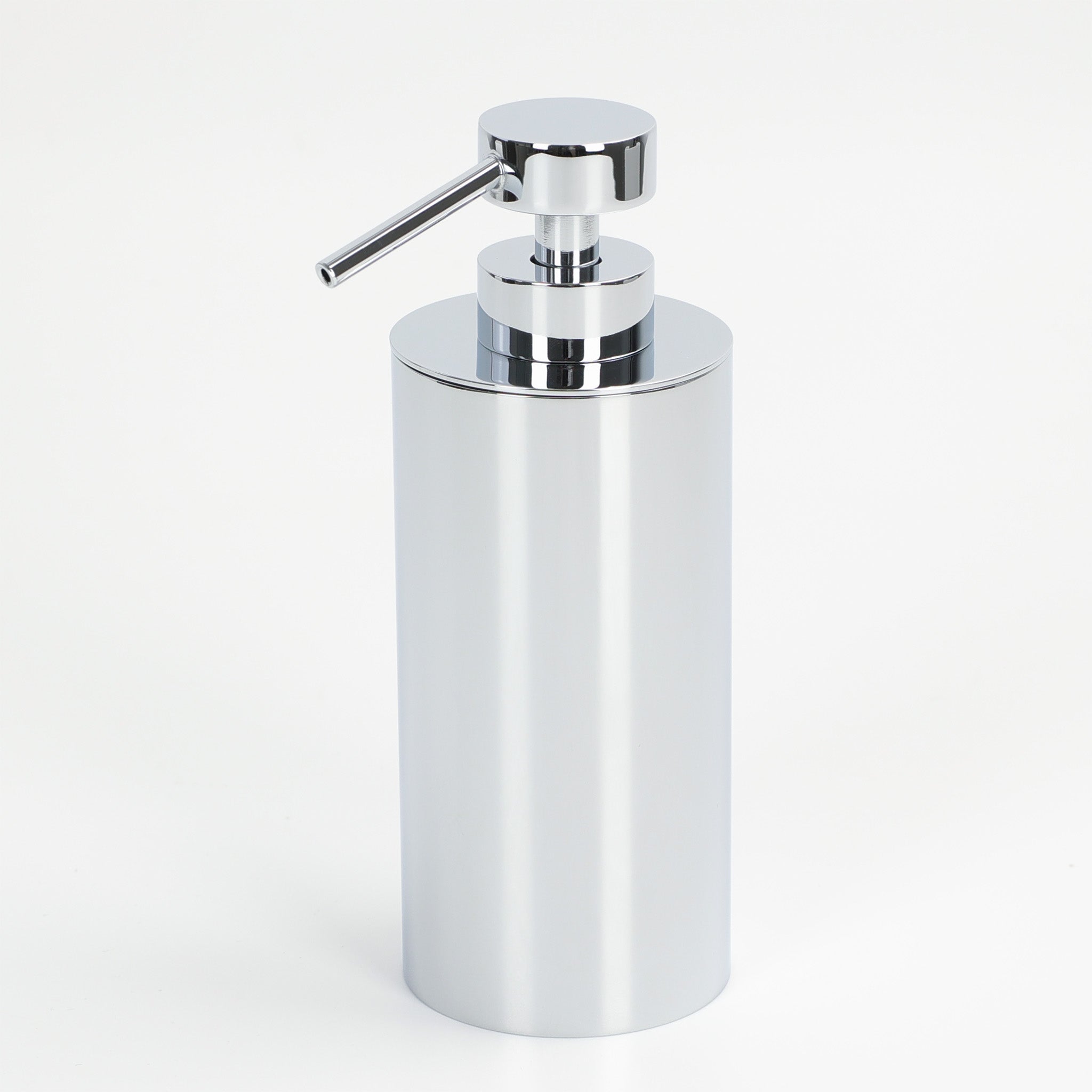 Seifenspender 90416CR von Windisch aus Barcelona, elegantes Design mit zeiloser Linienführung, hochwertiges Messing verchromt