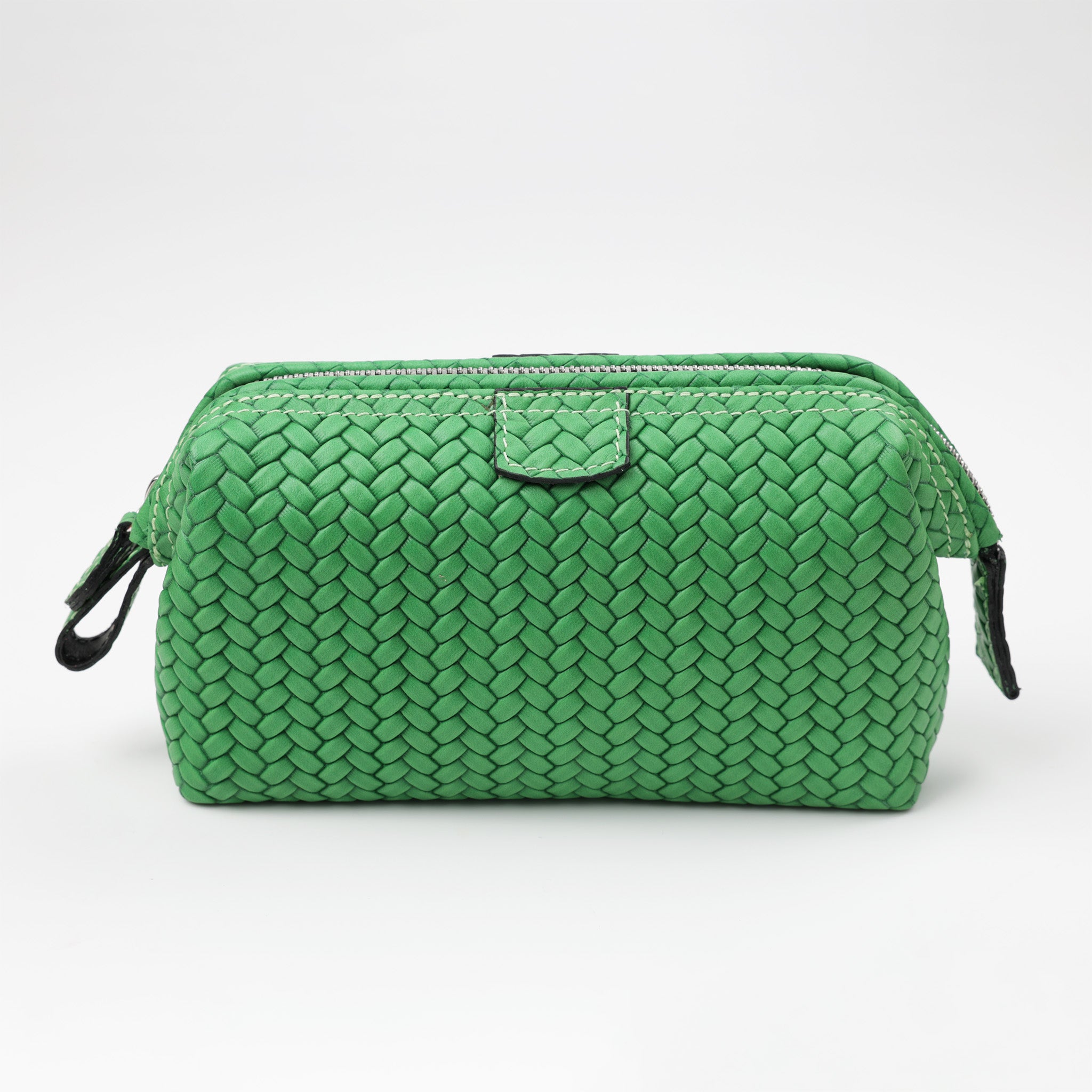 Grüne Kosmetiktasche mit Flechtmuster aus Leder von F. Hammann