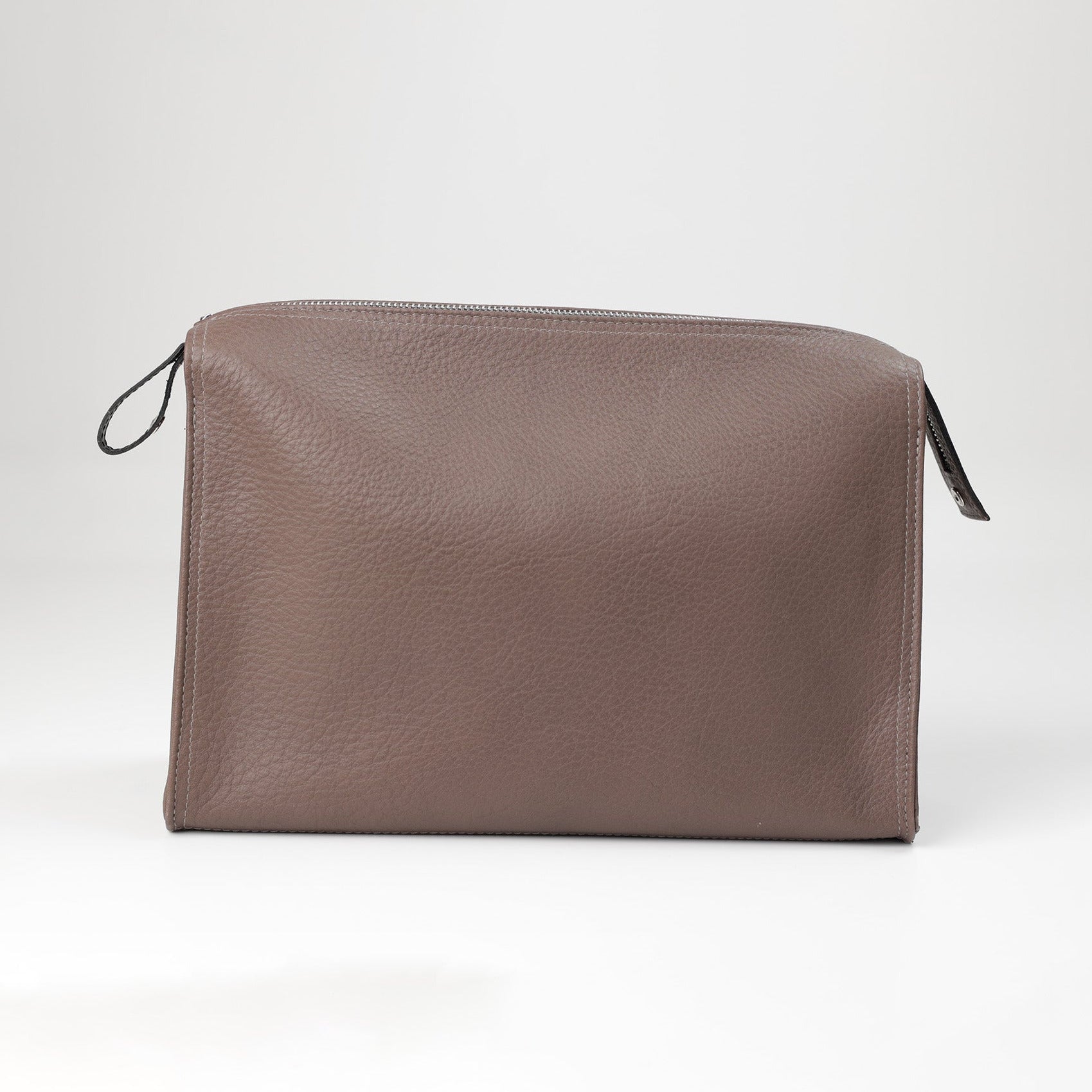 Große Kulturtasche aus weichem Chervo Leder in hellem Braun von F. Hammann