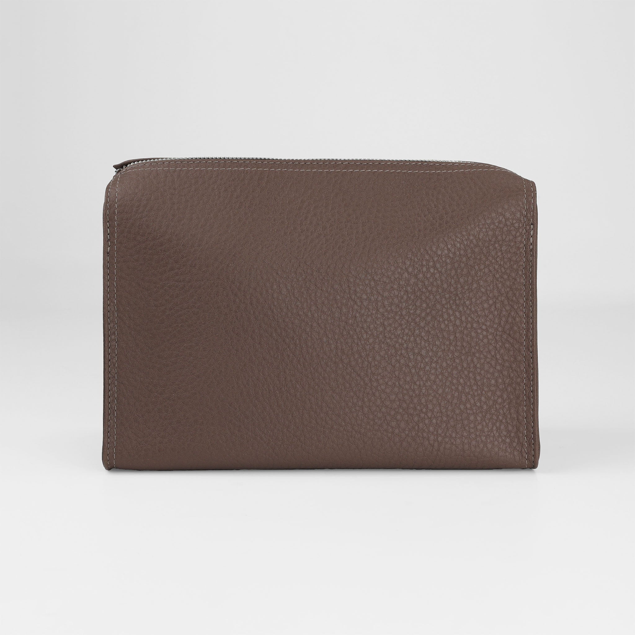 Kulturtasche aus weichem Chervo Leder in Nimbus von F. Hammann