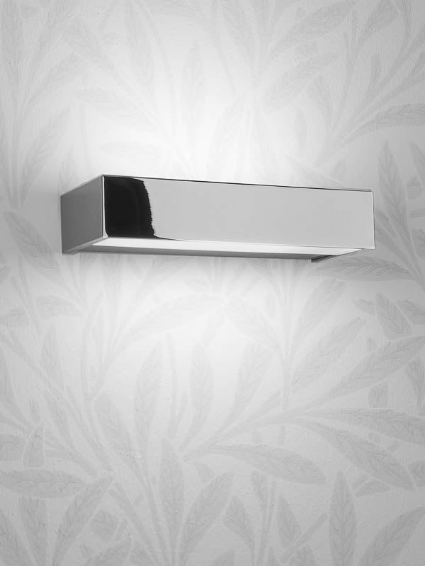 Moderne Chrom Badleuchte Decor Walther Box 25, jetzt bei dasfeinebad für eine stilvolle und effiziente Badezimmerbeleuchtung.