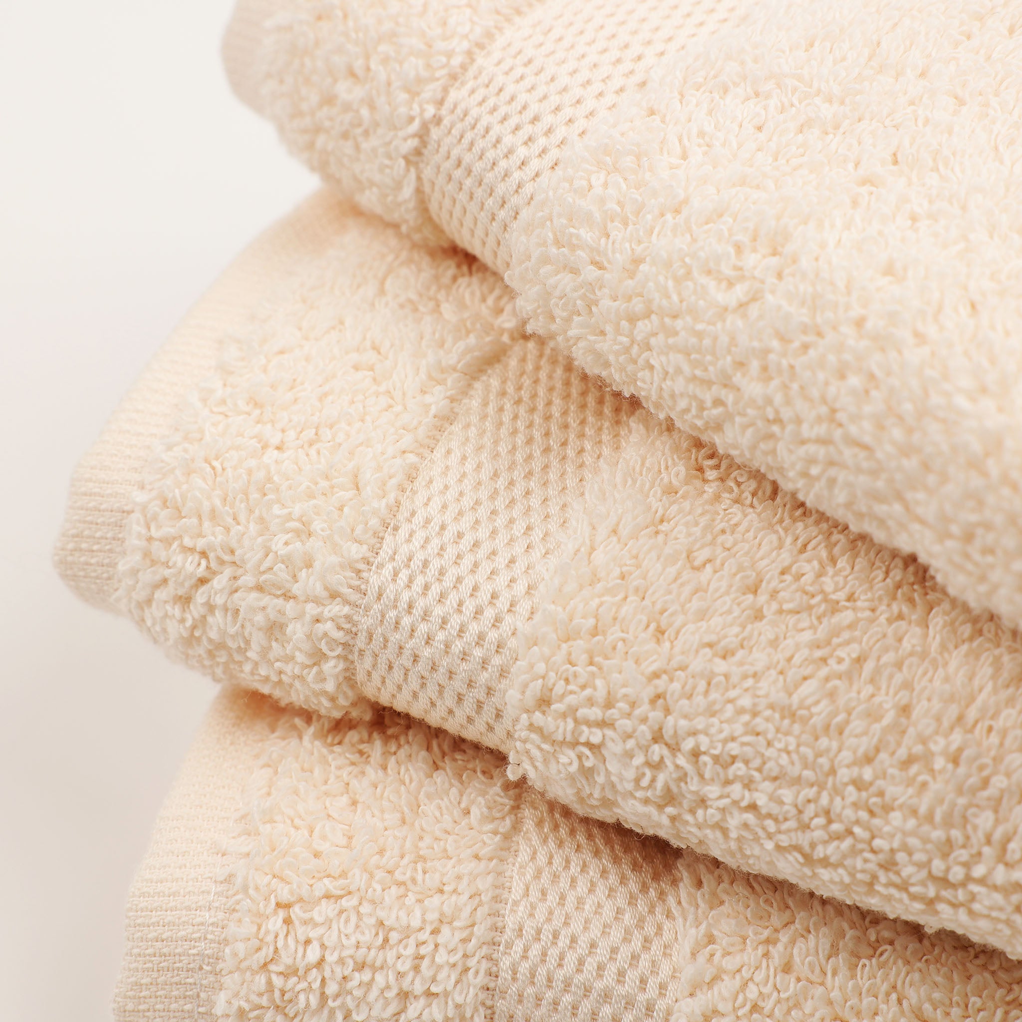 Naturbeiges Handtuch von Rhomtuft – flauschig weiches Frottee 30x30 cm mit edler mercerisierter Borte