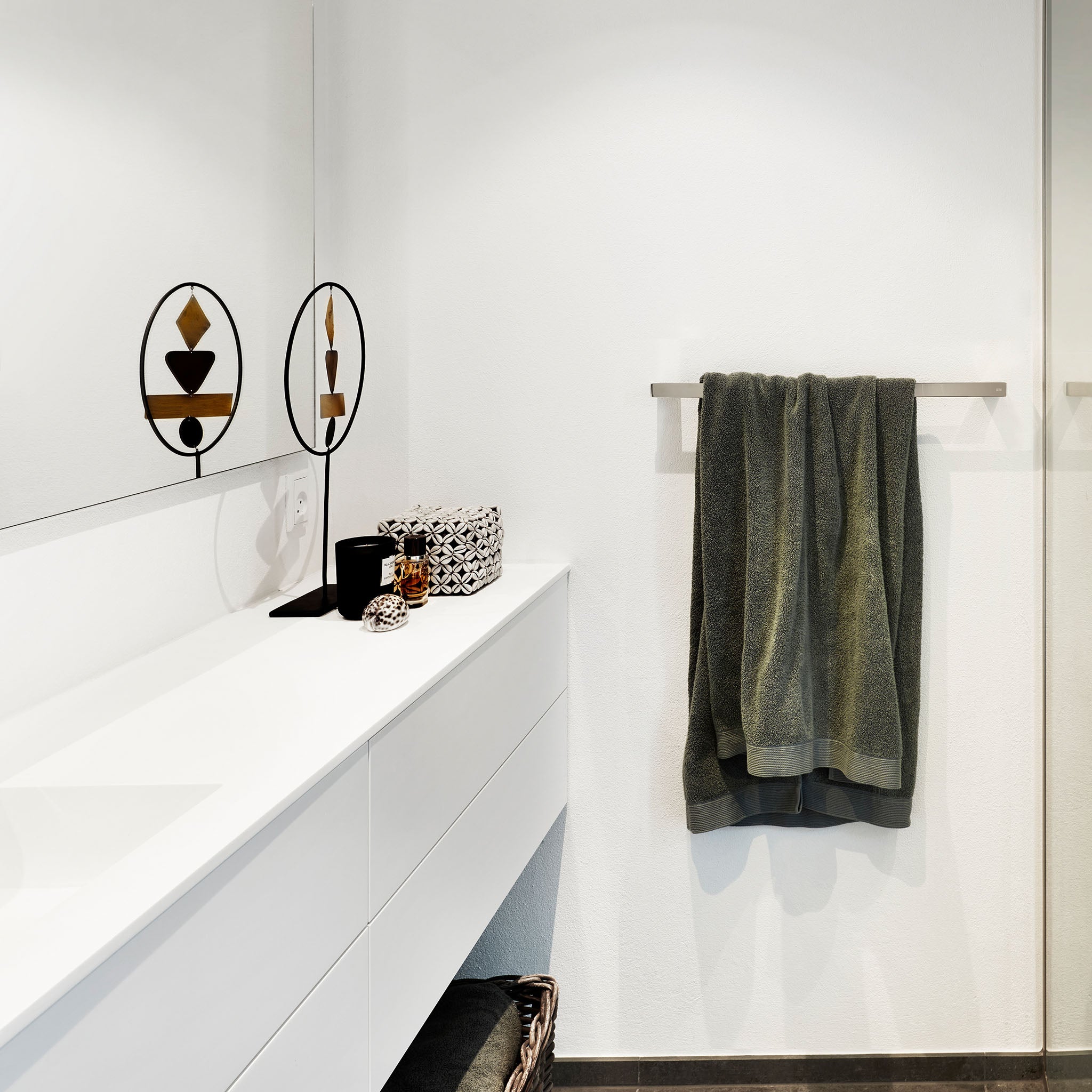 Towel bar Reframe 60cm