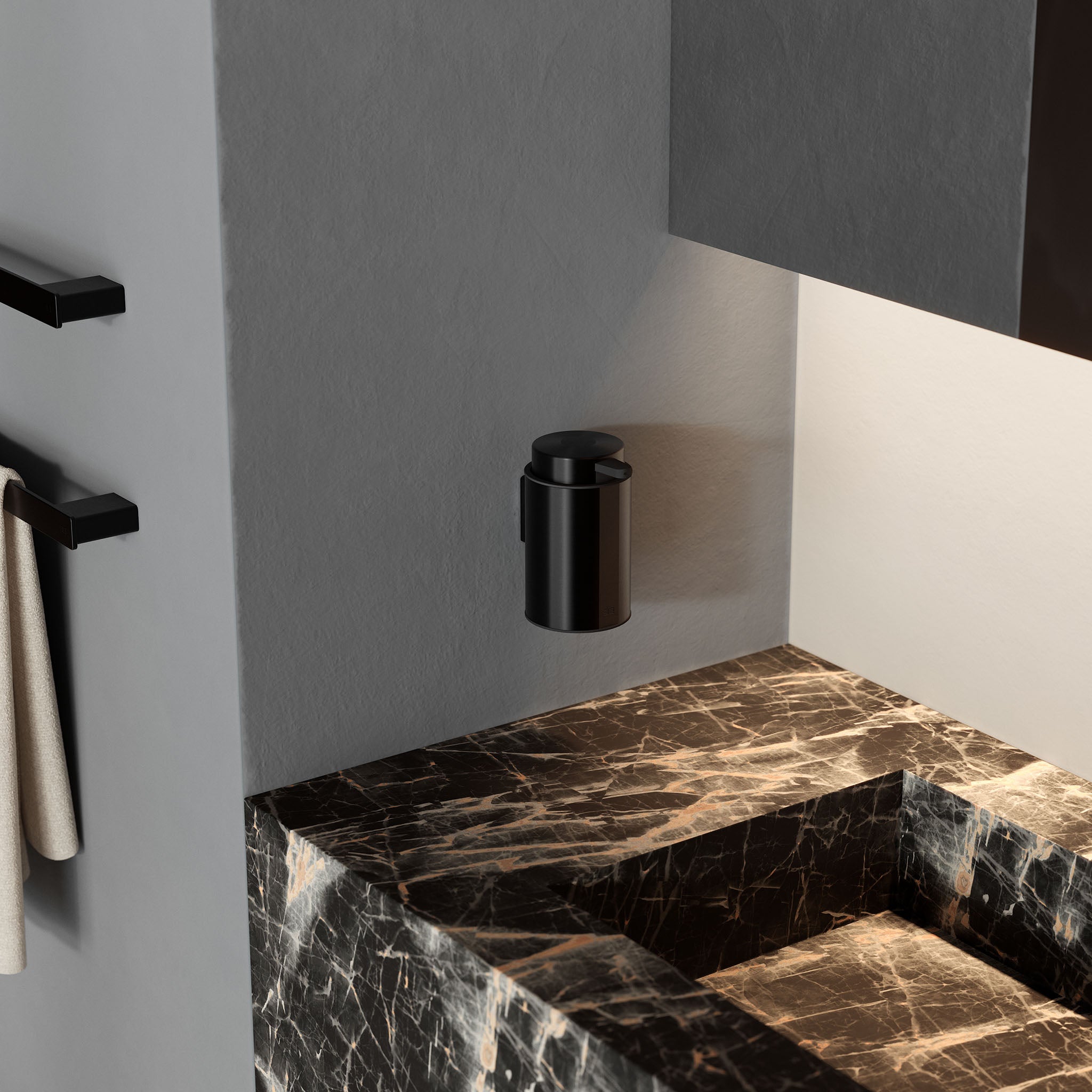 Moderner Wandseifenspender in gebürstetem Schwarz – minimalistisches Accessoire für zeitgemäße Badezimmer.