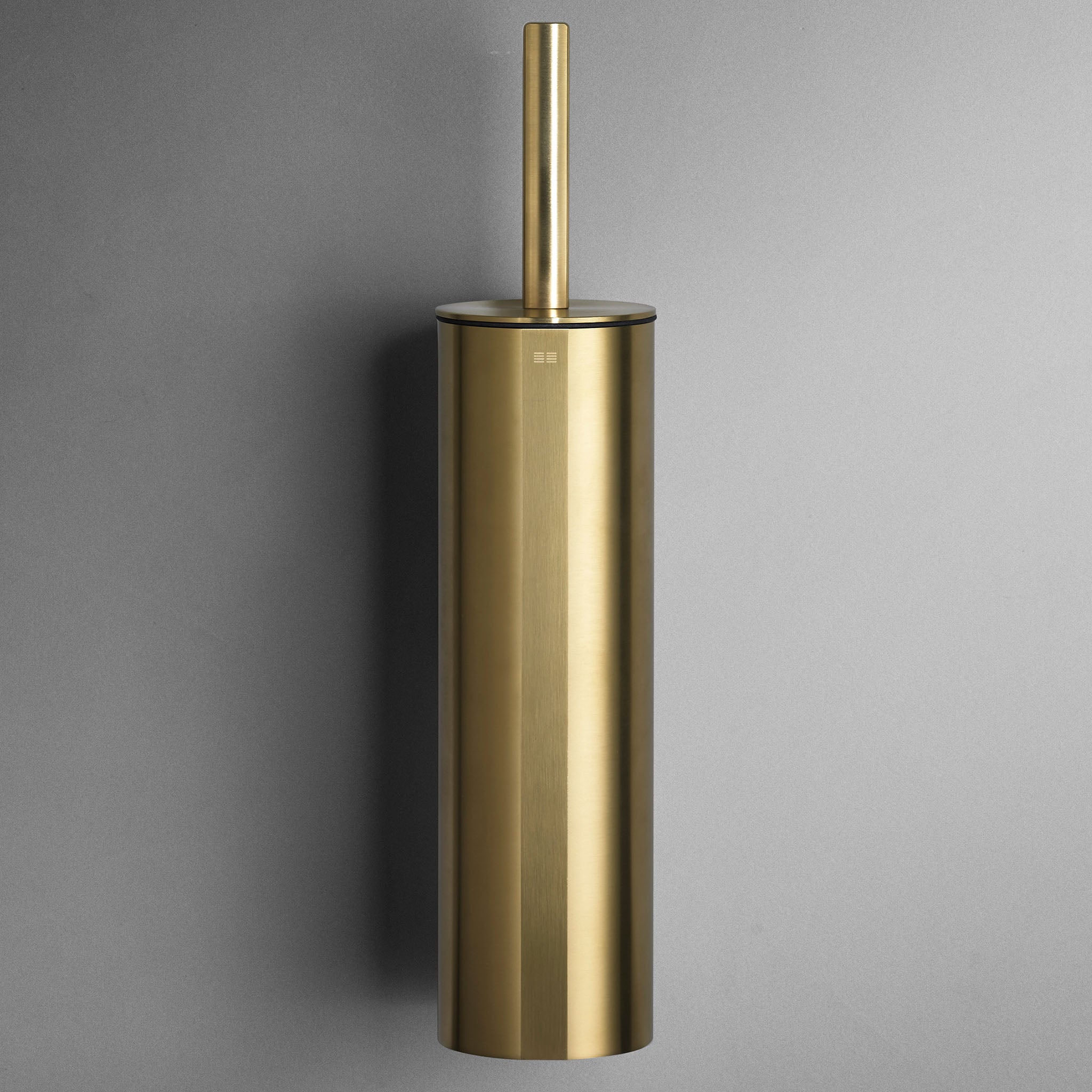 Luxuriöse WC-Bürste in gebürstetem Gold mit austauschbarem Bürstenkopf – exklusives Wandaccessoire für stilvolle Bäder.