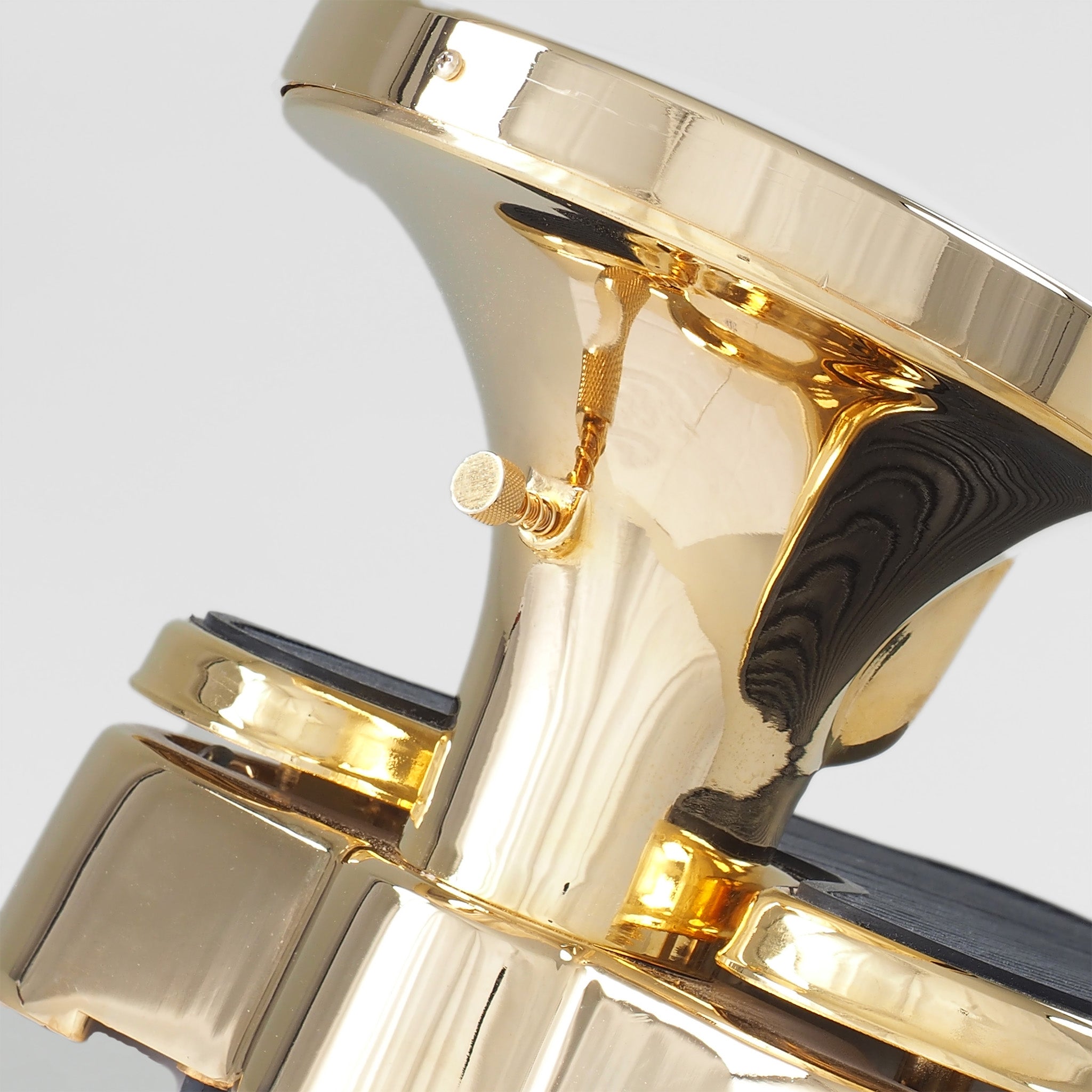 Klassische Wunder Personenwaage in Gold ohne Elektronik, Metallgehäuse mit Goldfinish, großes Zifferblatt unter Echtglas