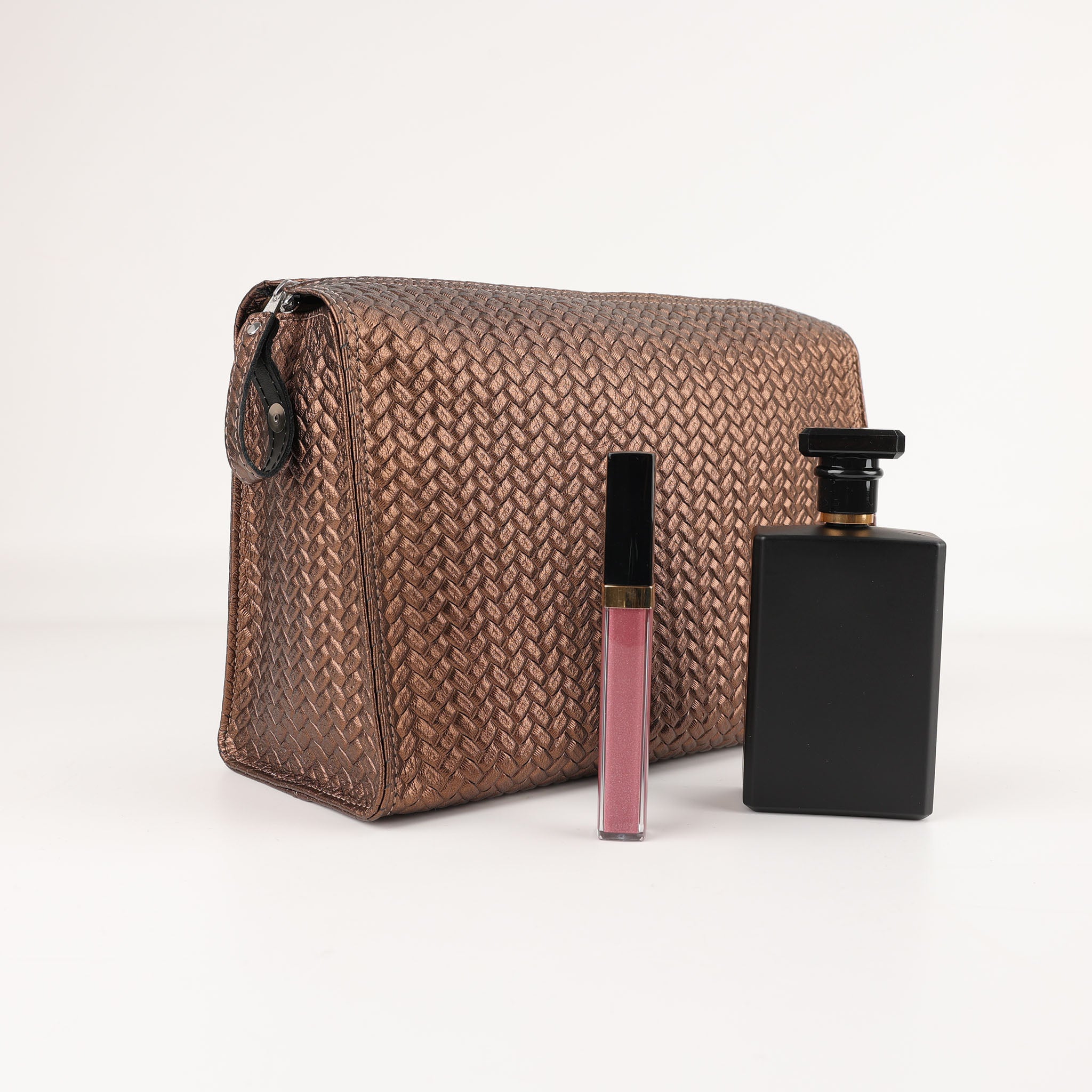 Luxuriöse Waschtasche aus Leder mit Bronze Flechtmuster und Triangle Form