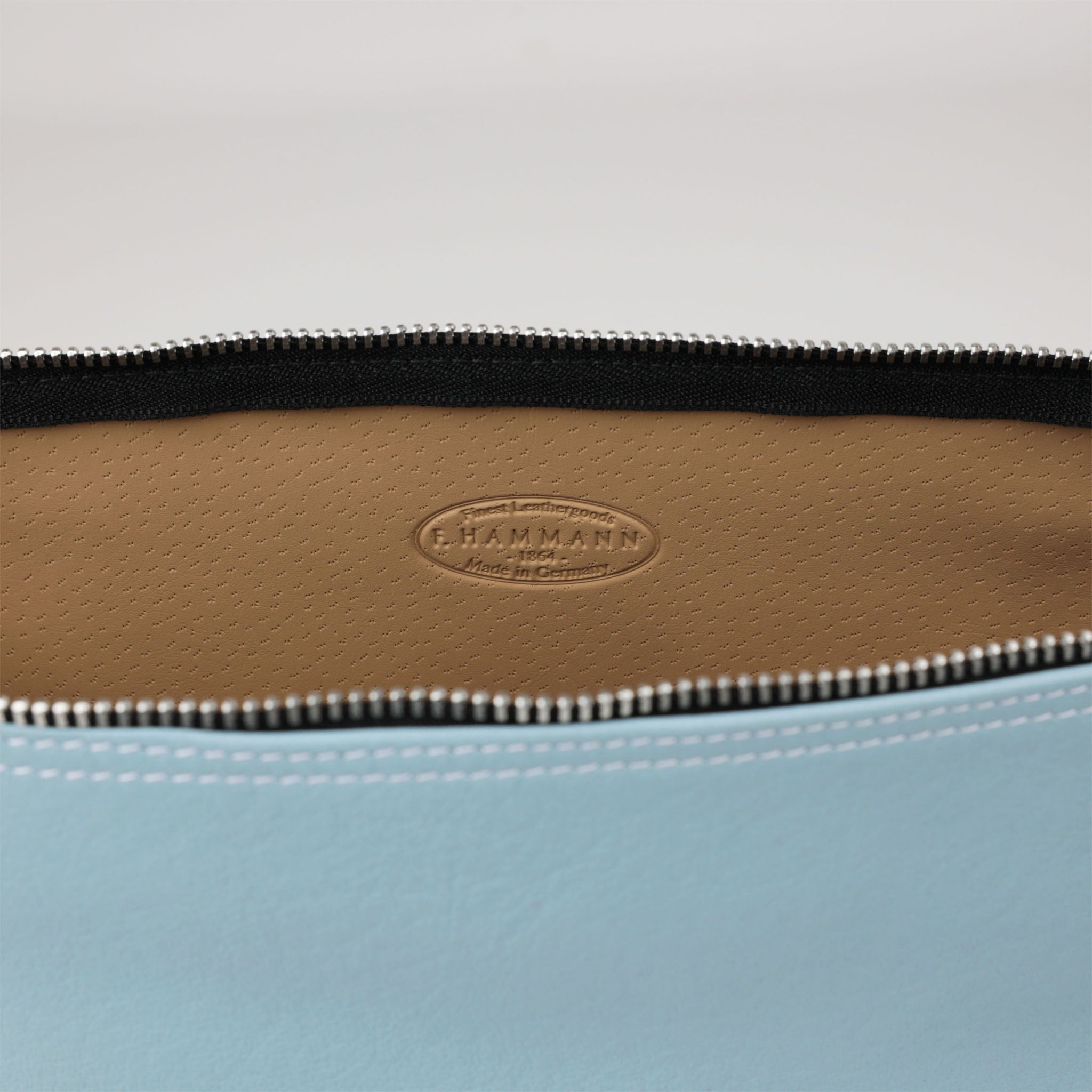 Frische Leder Waschtasche in Hellblau mit herausnehmbarer Innentasche