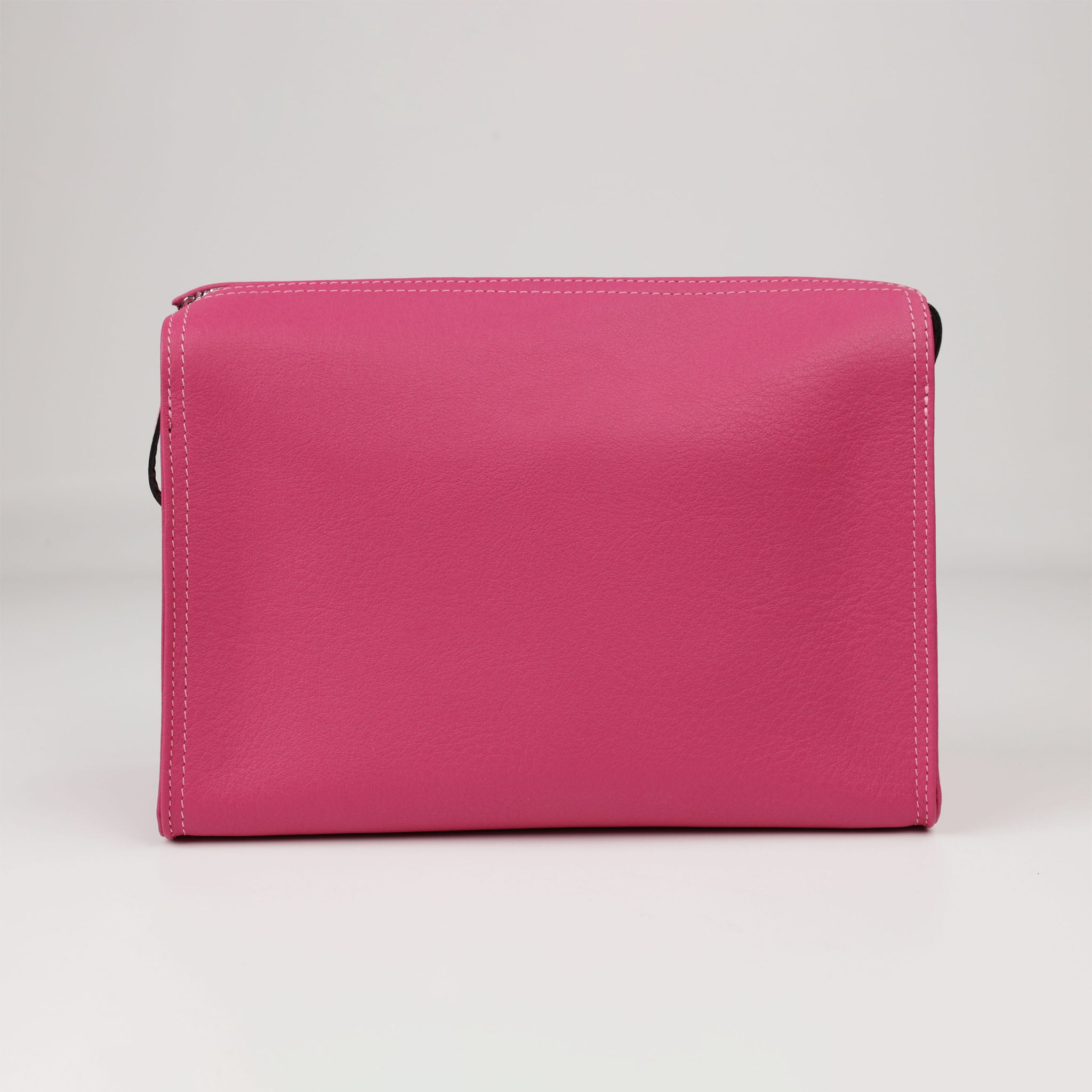 Pinke Kulturtasche aus naturbelassenem Leder von F. Hammann