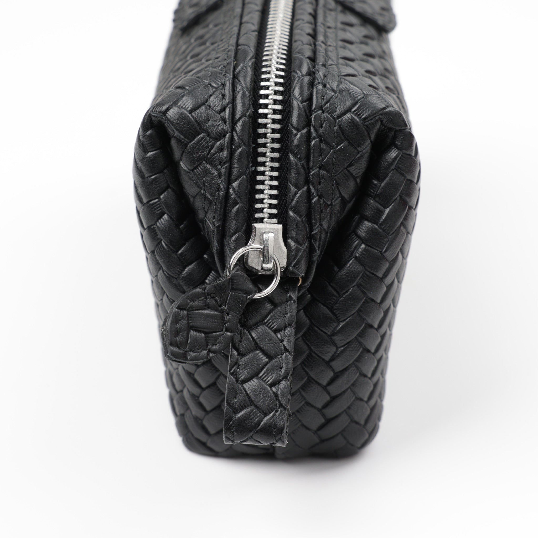 Edle Leder Make-up Tasche mit schwarzem Flechtmuster und weit öffnendem Metallbügel